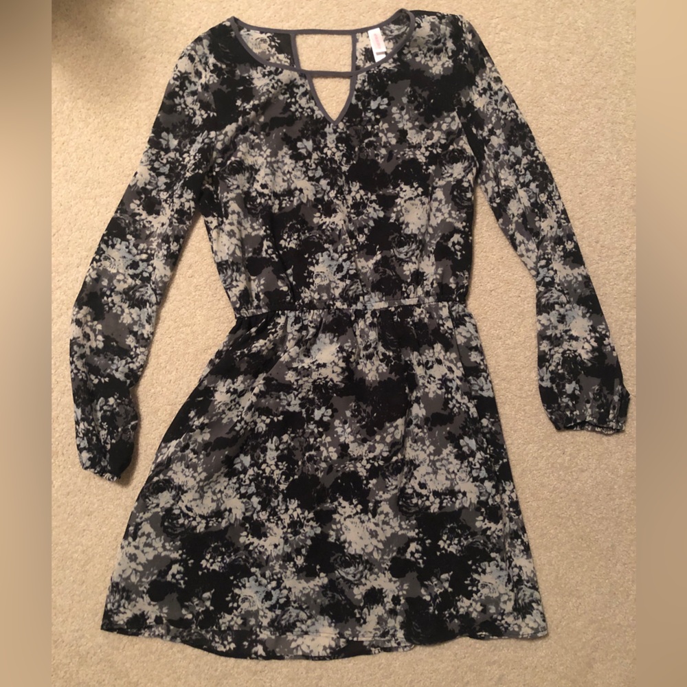 Xhilaration long sleeve dress, worn only once. Great condition!